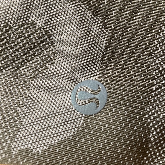 Lululemon men’s T.H.E linerless short 9” - Picture 5 of 11